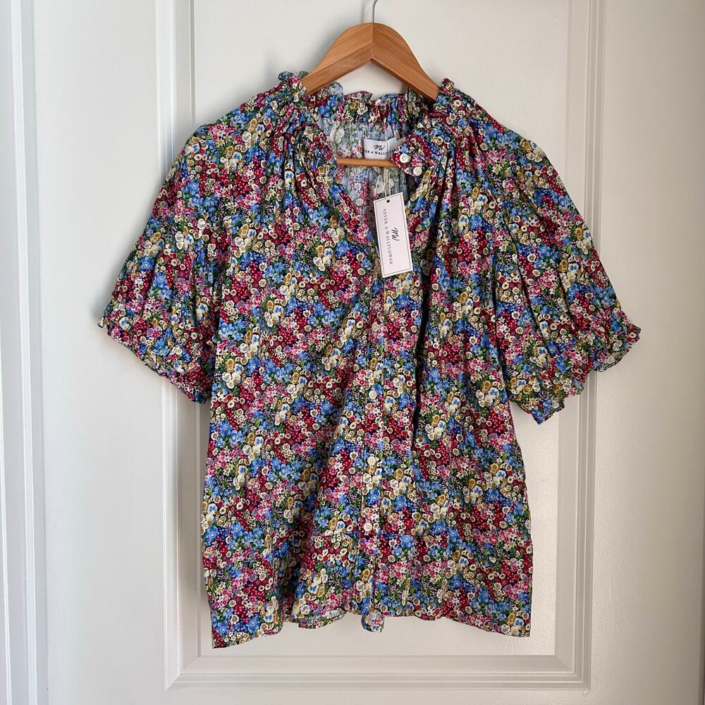 NWT Never A Wallflower Short Sleeve Elastic Collar Top Mini Floral